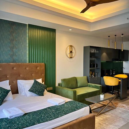 Ocean Breeze Negombo- Tidesend Luxury Beach Apartments Kültér fotó