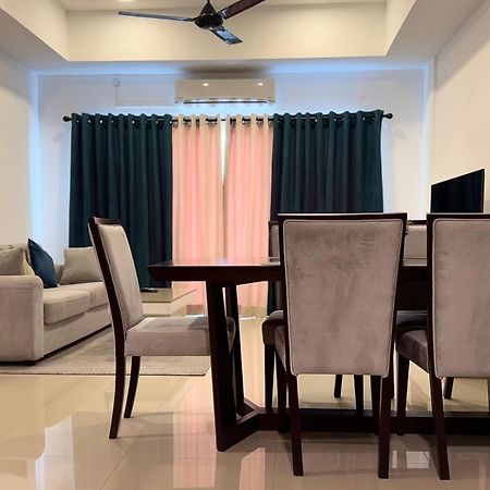 Ocean Breeze Negombo- Tidesend Luxury Beach Apartments Kültér fotó