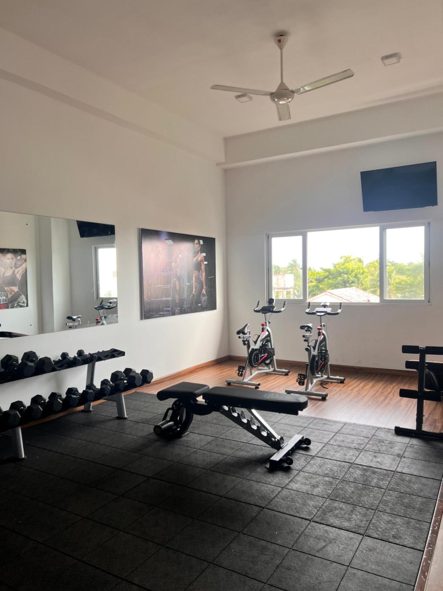 Ocean Breeze Negombo- Tidesend Luxury Beach Apartments Kültér fotó