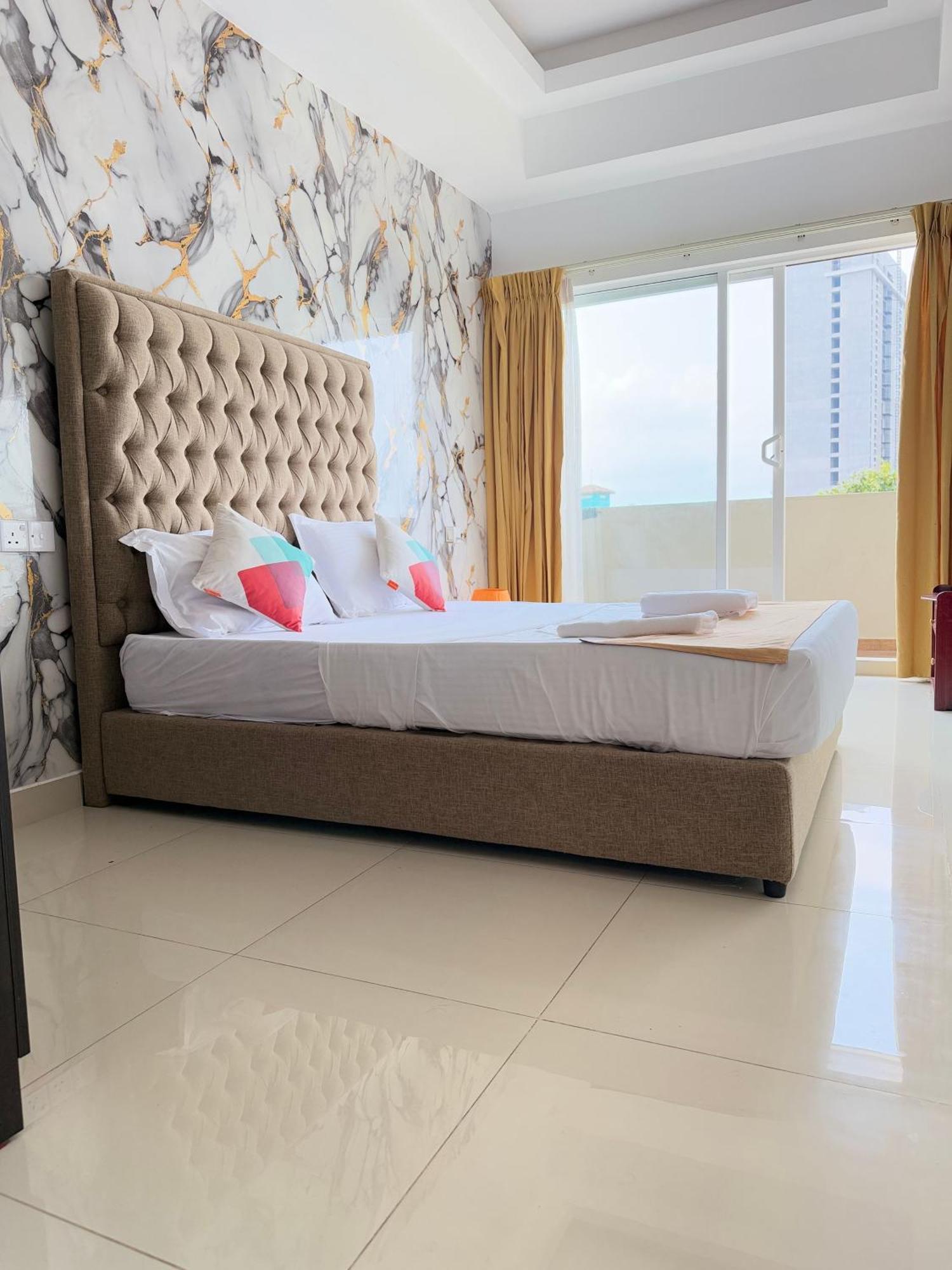 Ocean Breeze Negombo- Tidesend Luxury Beach Apartments Kültér fotó