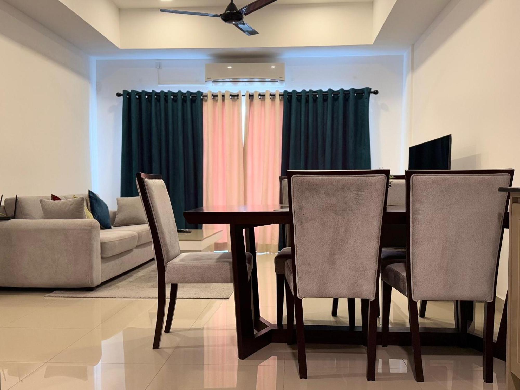 Ocean Breeze Negombo- Tidesend Luxury Beach Apartments Kültér fotó