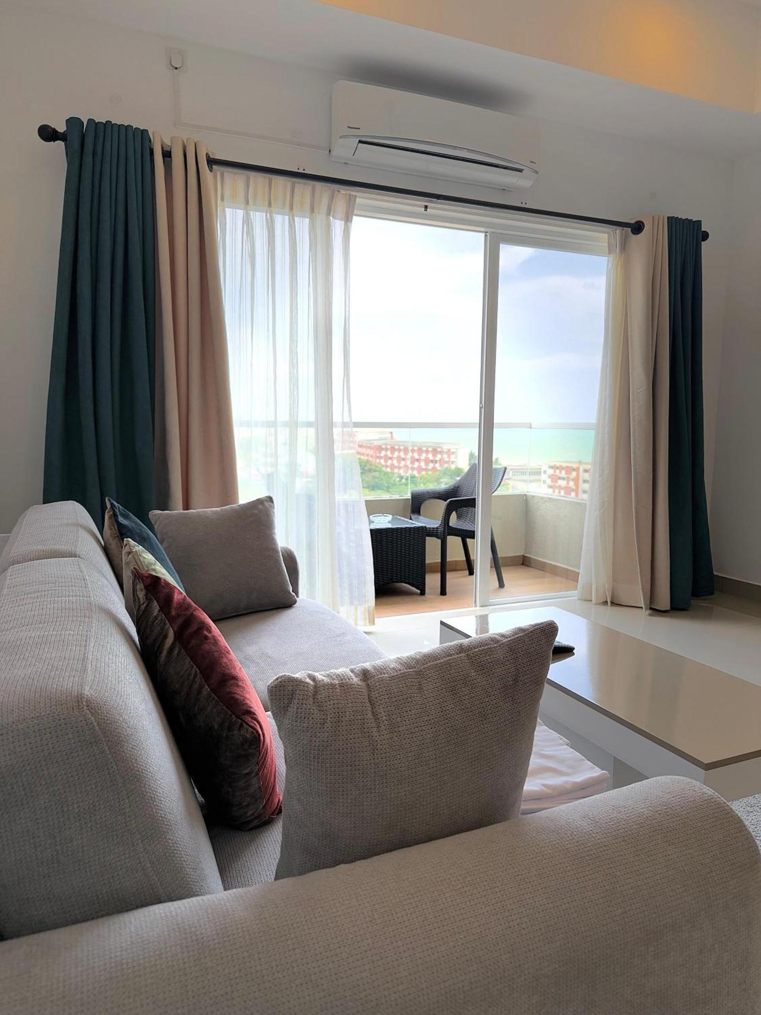 Ocean Breeze Negombo- Tidesend Luxury Beach Apartments Kültér fotó