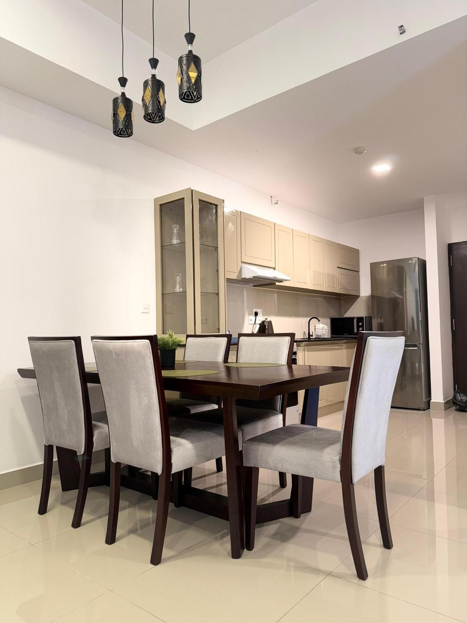 Ocean Breeze Negombo- Tidesend Luxury Beach Apartments Kültér fotó