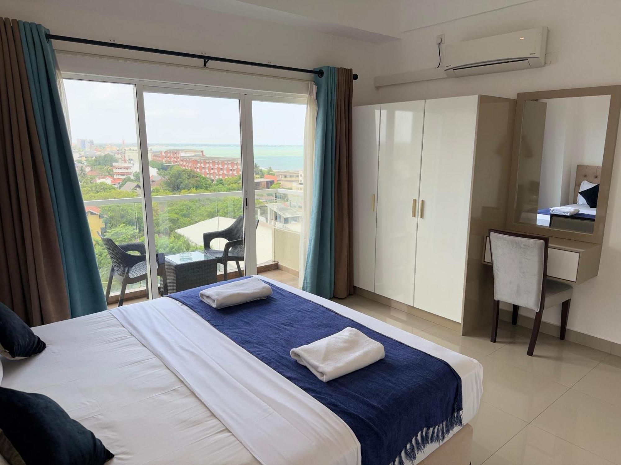 Ocean Breeze Negombo- Tidesend Luxury Beach Apartments Kültér fotó