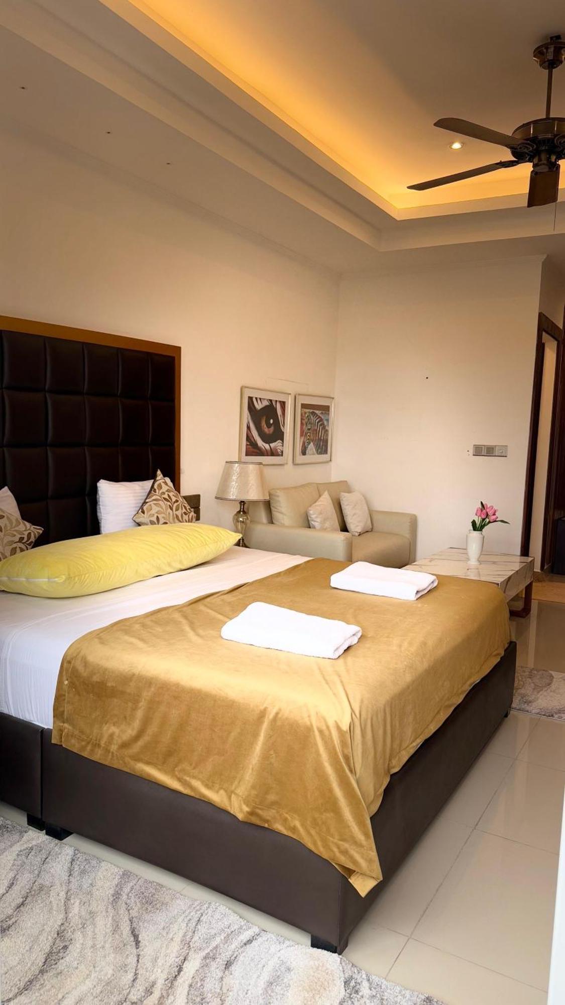 Ocean Breeze Negombo- Tidesend Luxury Beach Apartments Kültér fotó