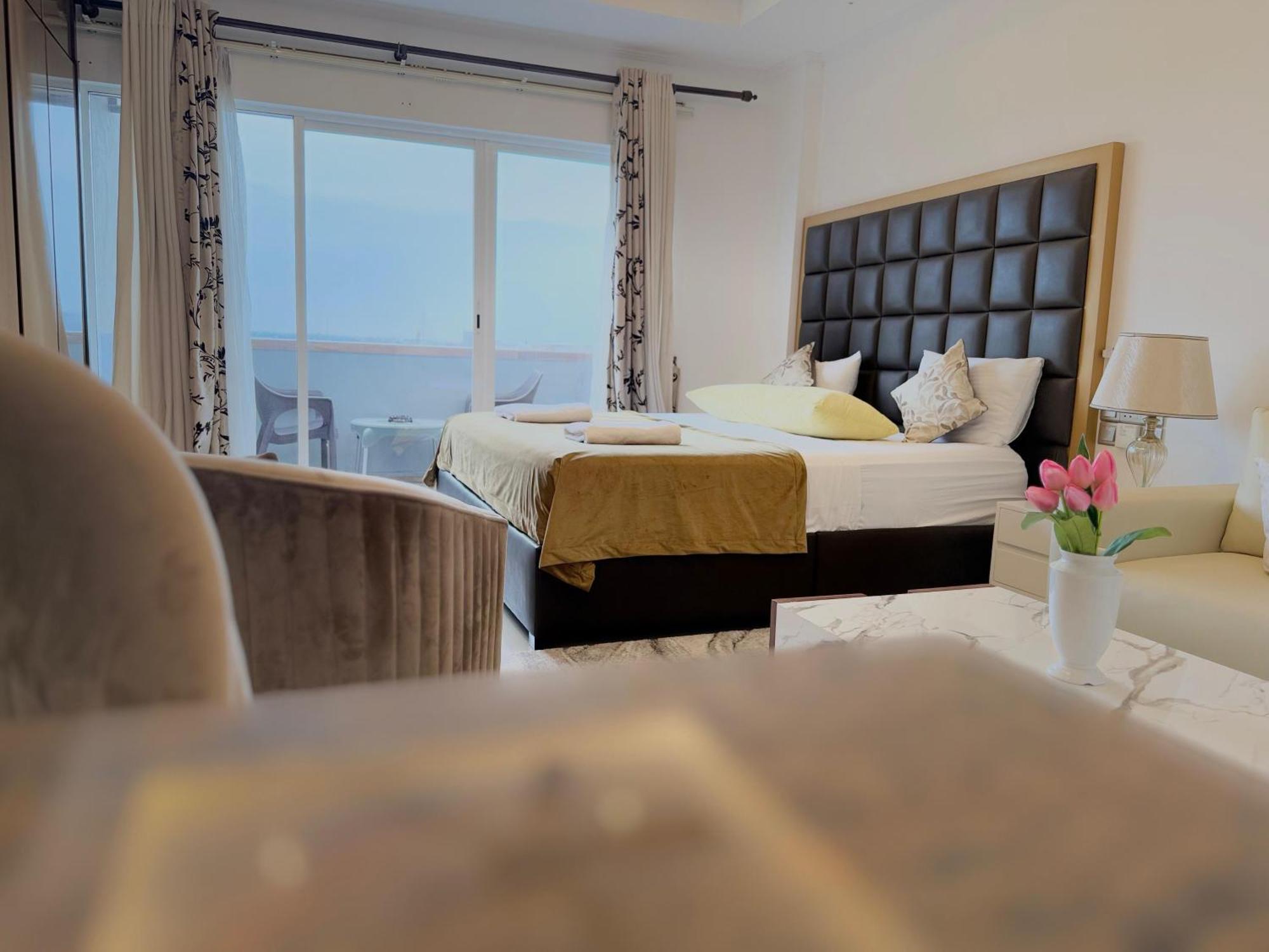 Ocean Breeze Negombo- Tidesend Luxury Beach Apartments Kültér fotó