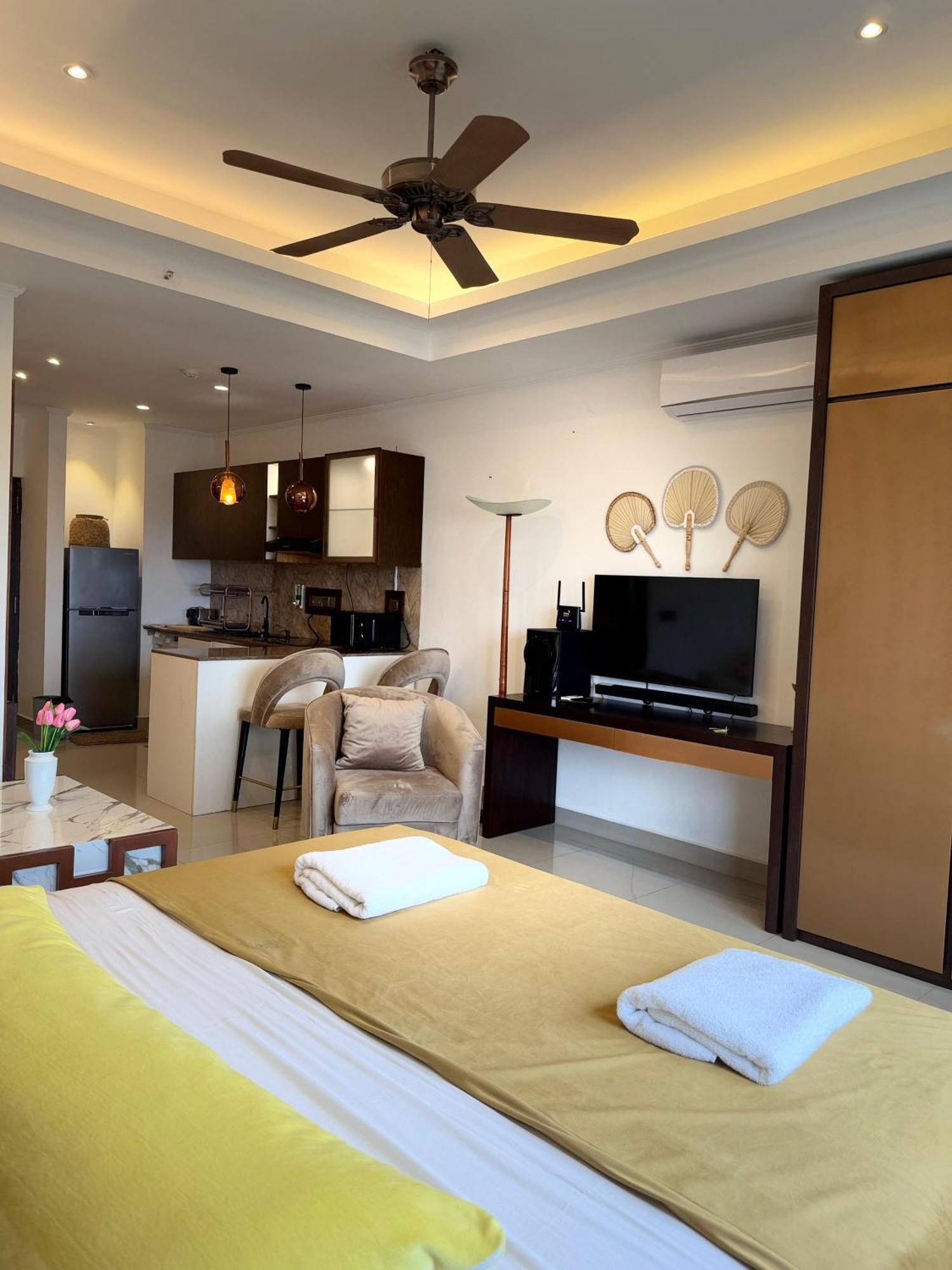 Ocean Breeze Negombo- Tidesend Luxury Beach Apartments Kültér fotó