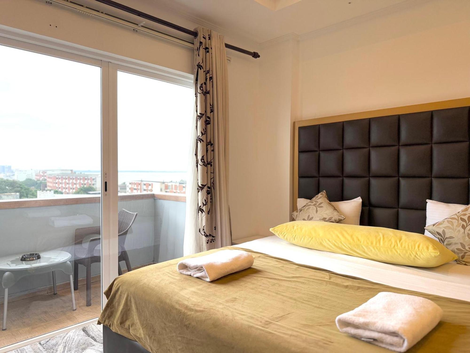 Ocean Breeze Negombo- Tidesend Luxury Beach Apartments Kültér fotó
