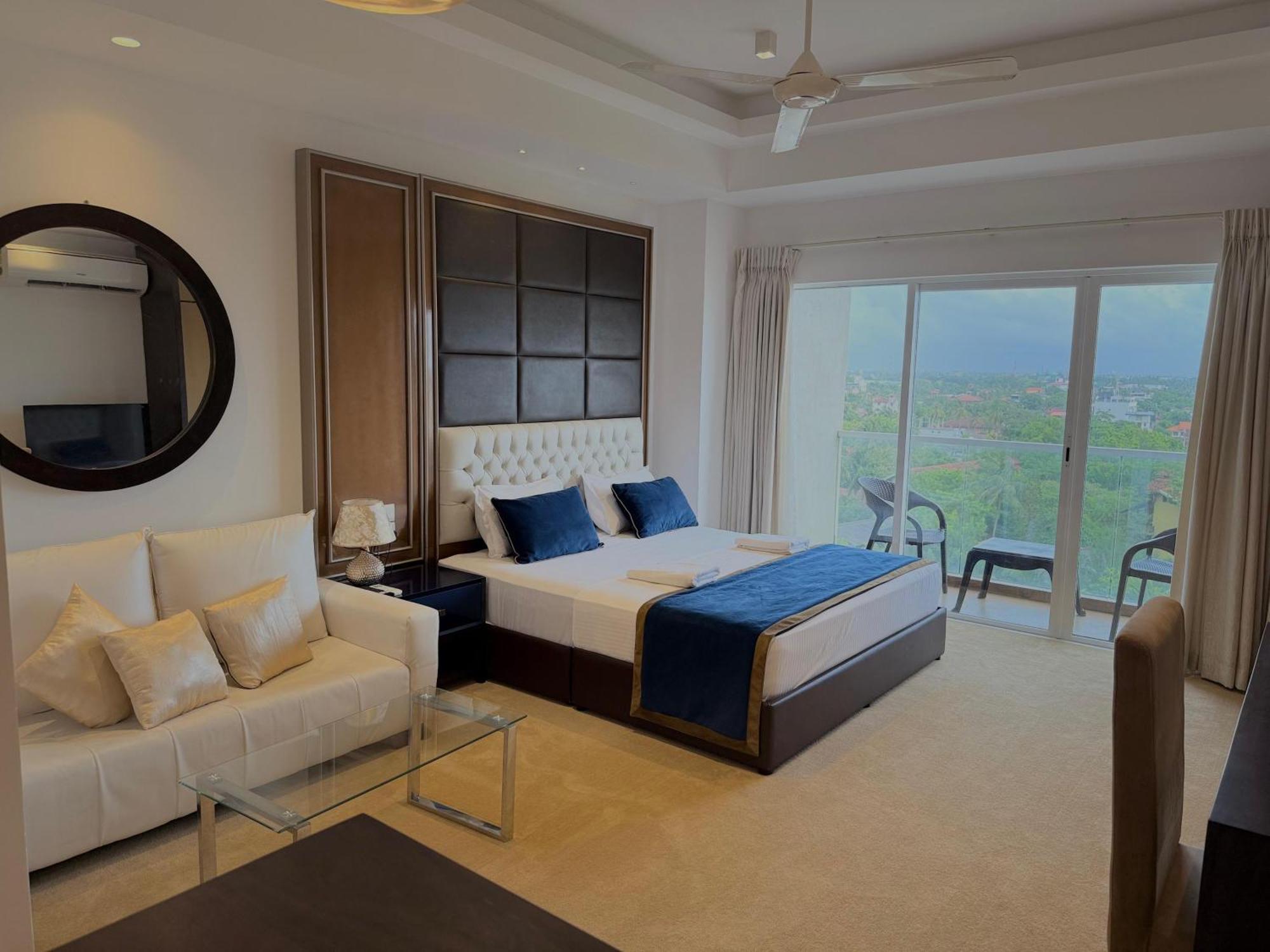 Ocean Breeze Negombo- Tidesend Luxury Beach Apartments Kültér fotó